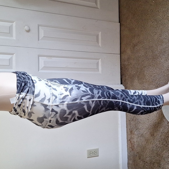 Lululemon Wunder Under Pant*SE Dance, Size 4 - Picture 3 of 7